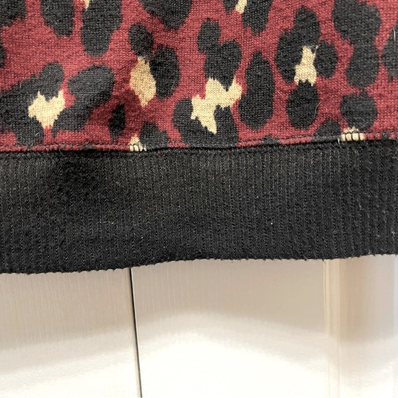 3/15 💚Nordstrom Alexander Jordan crewneck burgundy leopard animal print sweater - Picture 3 of 4